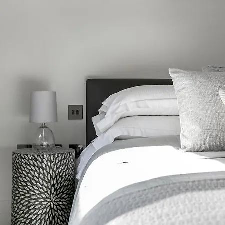 New Build-Air Con-2 Bedroom-Two Bathrooms Apt 6 London Exterior photo